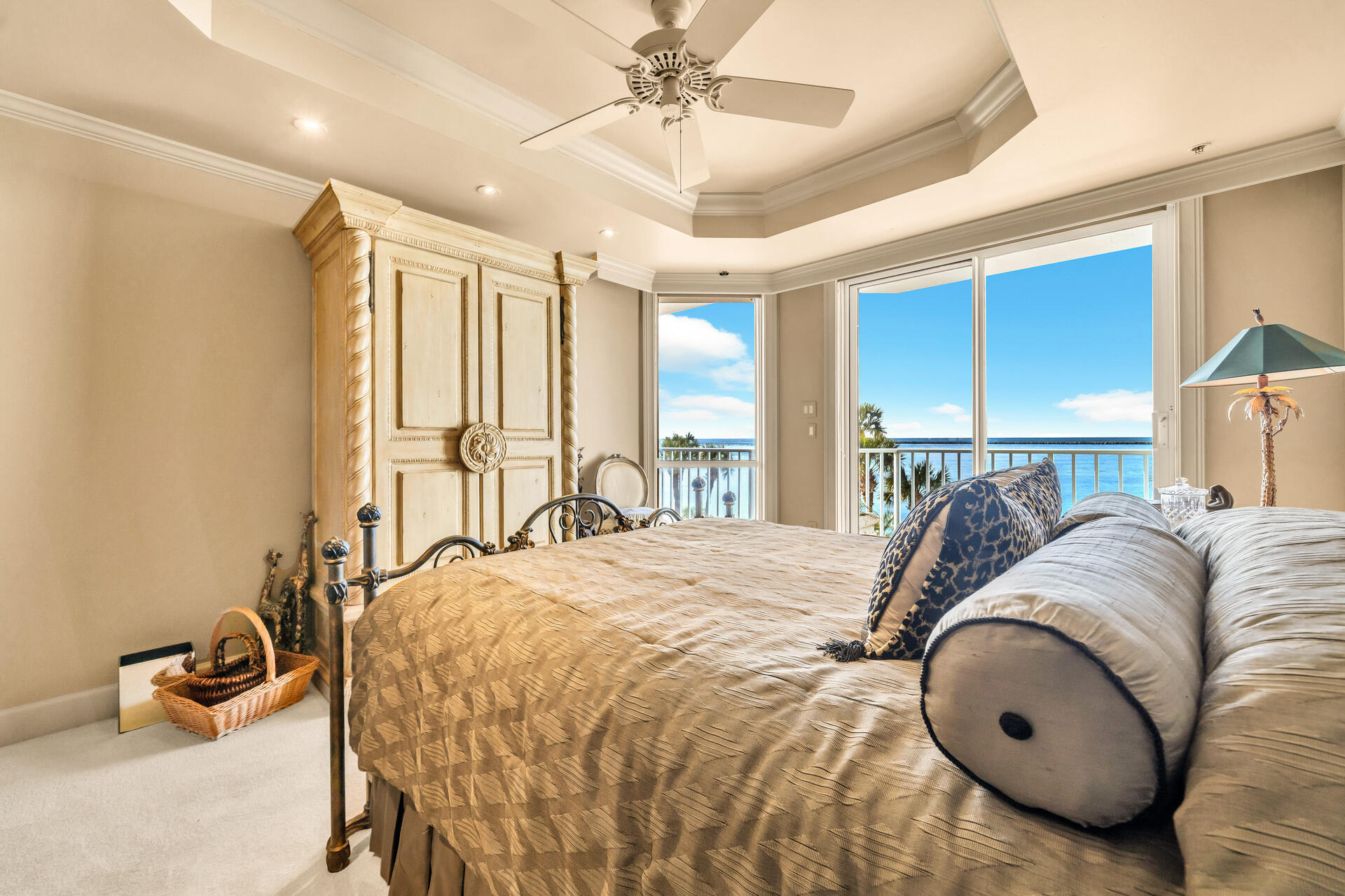 THE ULTIMATE CONDO - Residential