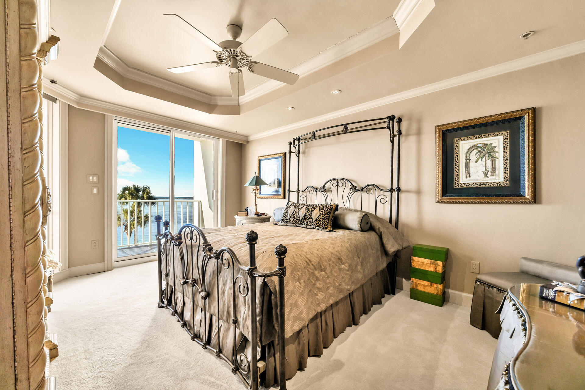 THE ULTIMATE CONDO - Residential