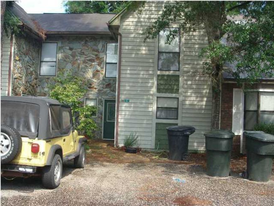 SECLUDED TOWN HOME. CONVENIENT TO BOTH BASES. GREAT FLOOR PLAN - EAT IN KITCHEN PLUS DINING ''L''. VINYL PLANK FLOORING IN LIVING ROOM & DINING ''L''. PRIVACY FENCED BACK YARD. SECURITY DEPOSIT INCLUDES NONREFUNDABLE FLOOR CLEANING FEE AND NONREFUNDABLE PEST CONTROL FEE. CREDIT CHECK FEE IS $35 PER PERSON. SORRY, NO PETS ALLOWED.