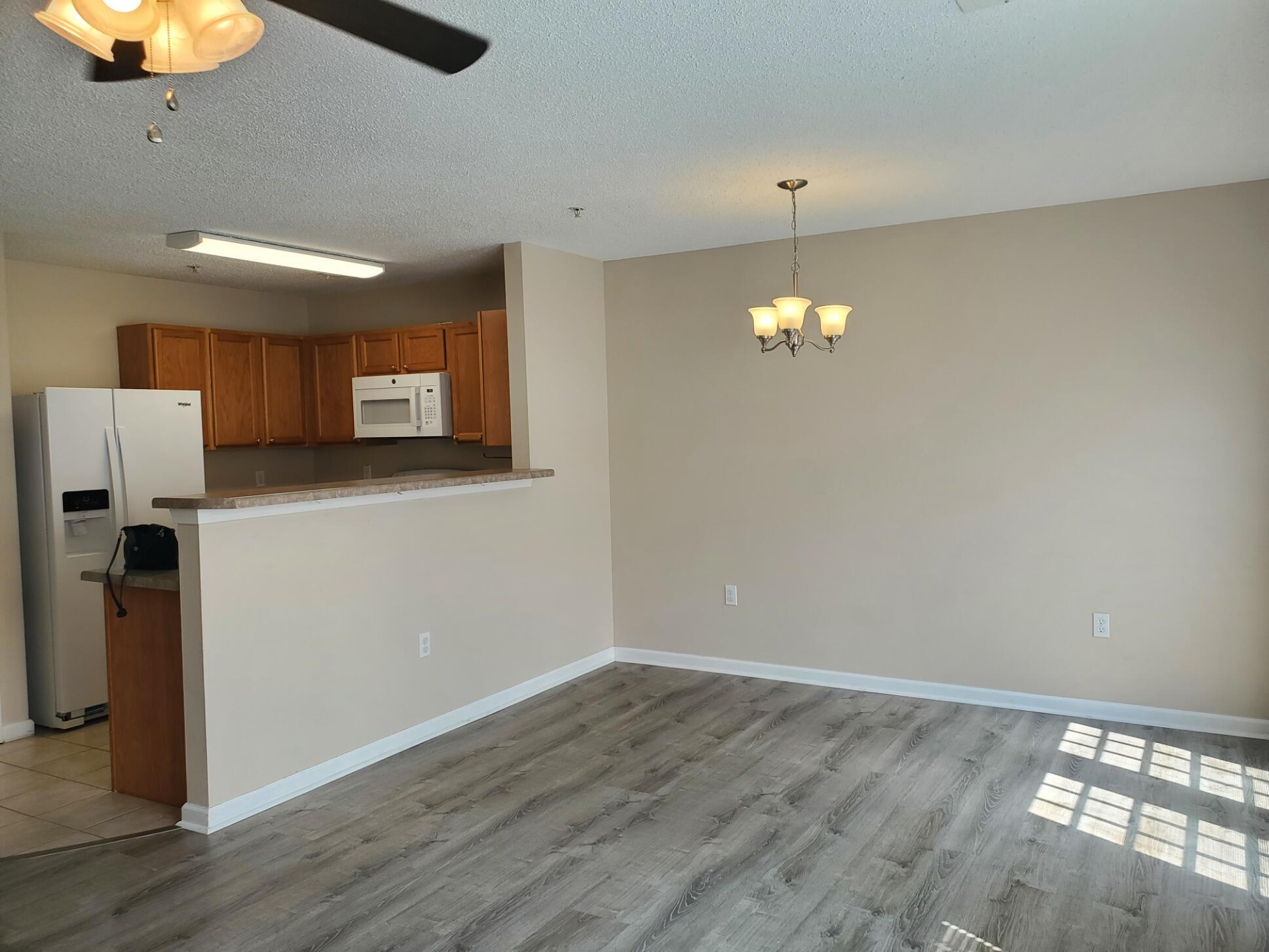 ROLLING PINES - Residential