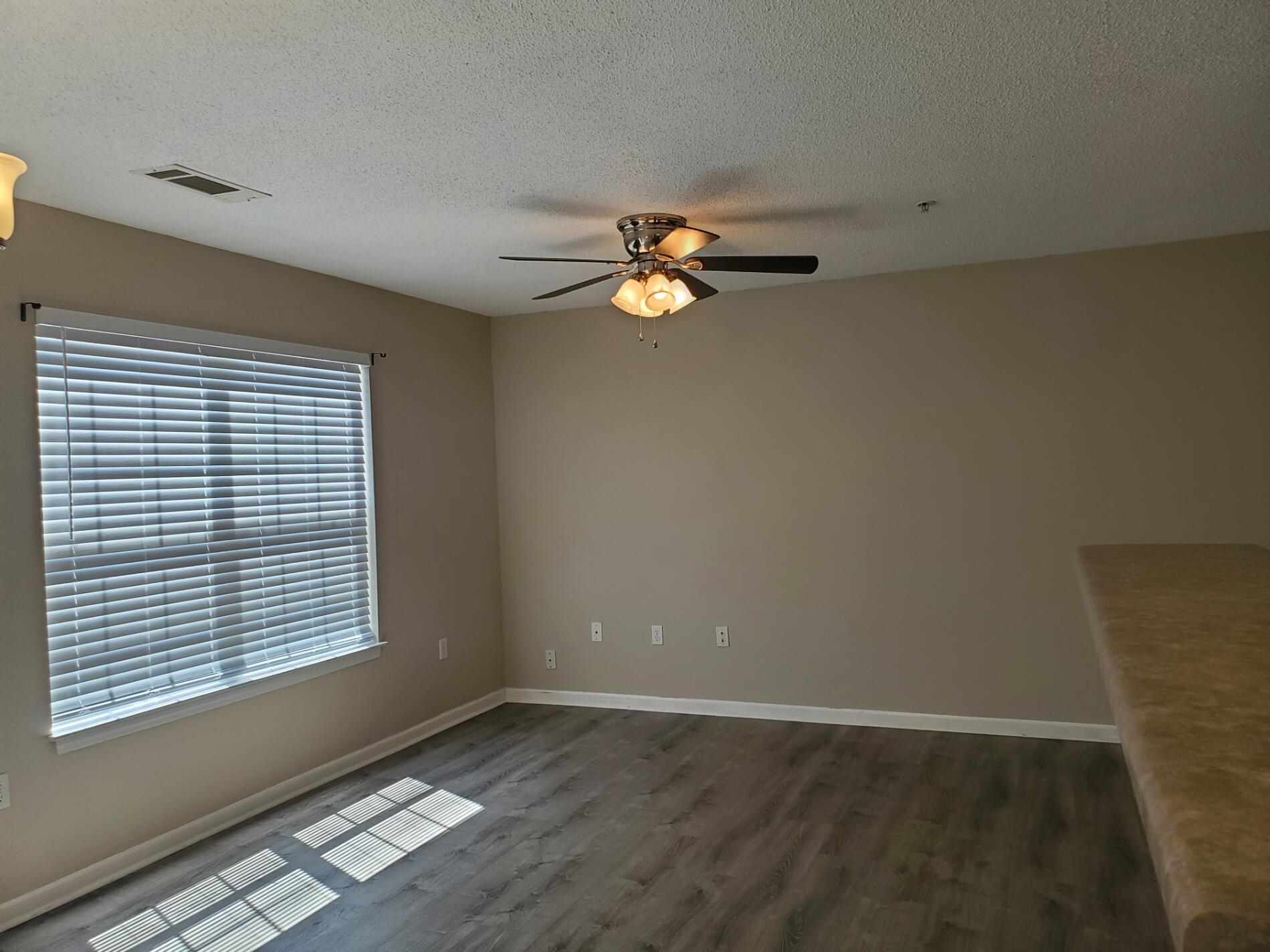 ROLLING PINES - Residential