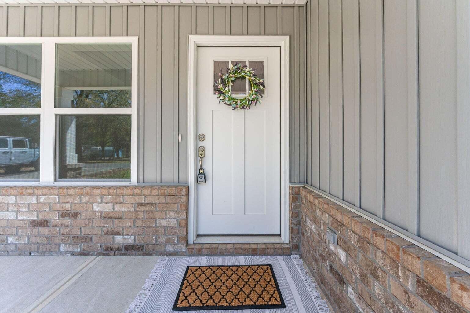 GARDEN CITY - Residential Lease