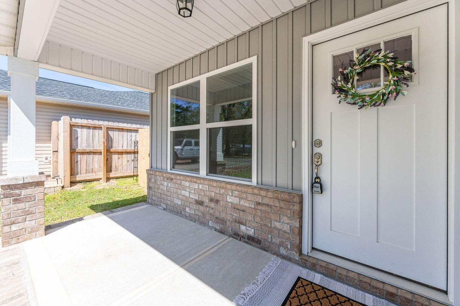 GARDEN CITY - Residential Lease