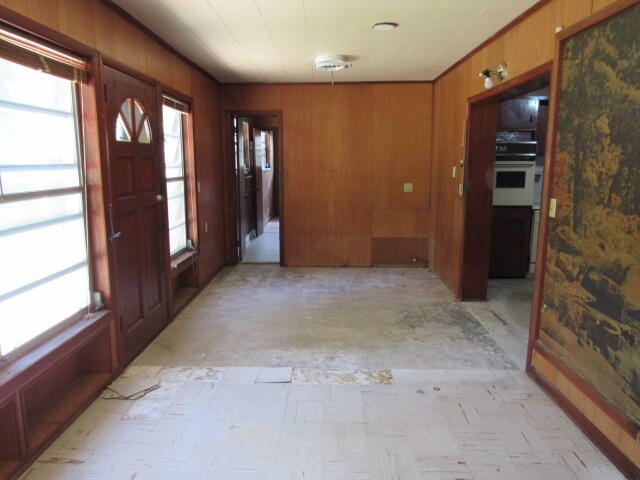 CRESTVIEW HEIGHTS 1ST ADDN - Residential