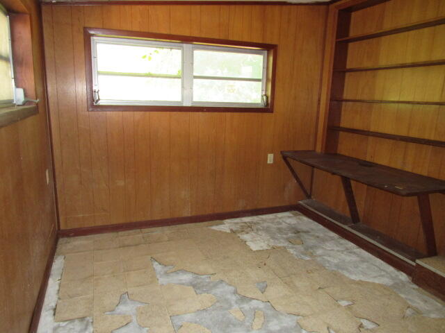 CRESTVIEW HEIGHTS 1ST ADDN - Residential