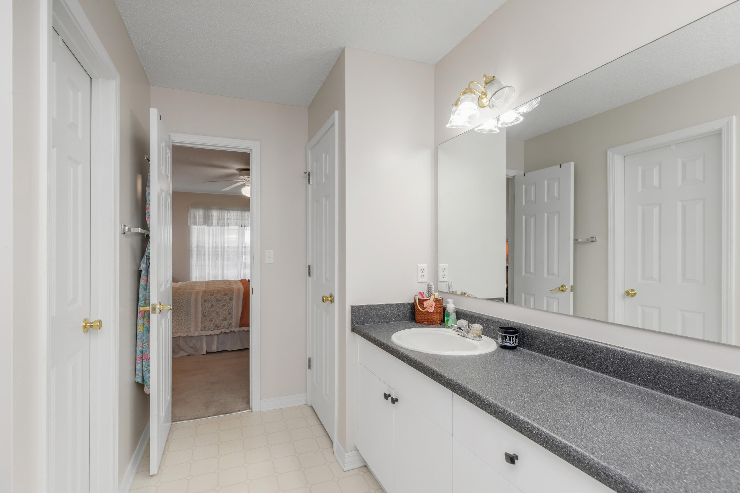 COUNTRYVIEW ESTATES 4TH ADDN - Residential