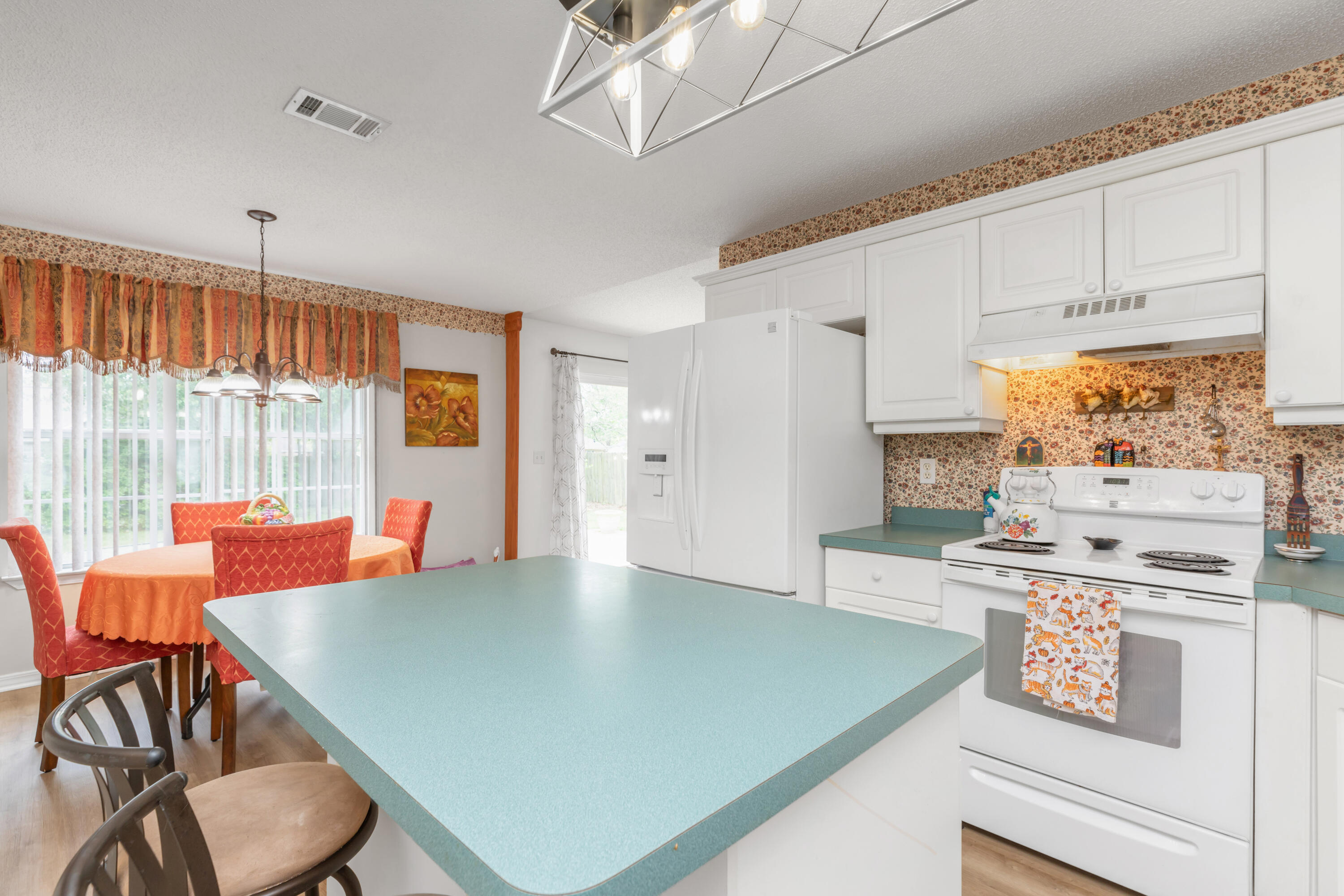 COUNTRYVIEW ESTATES 4TH ADDN - Residential