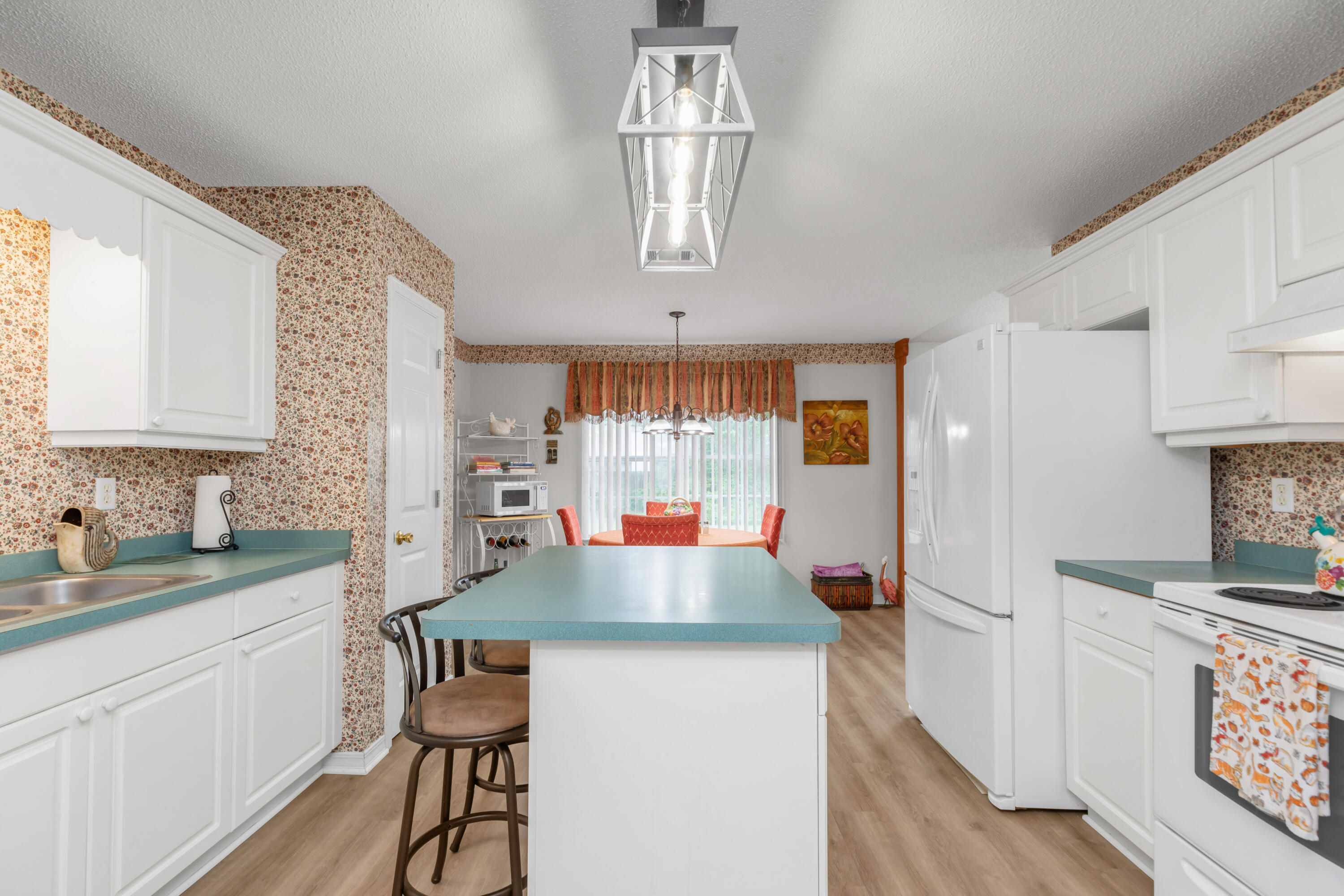 COUNTRYVIEW ESTATES 4TH ADDN - Residential
