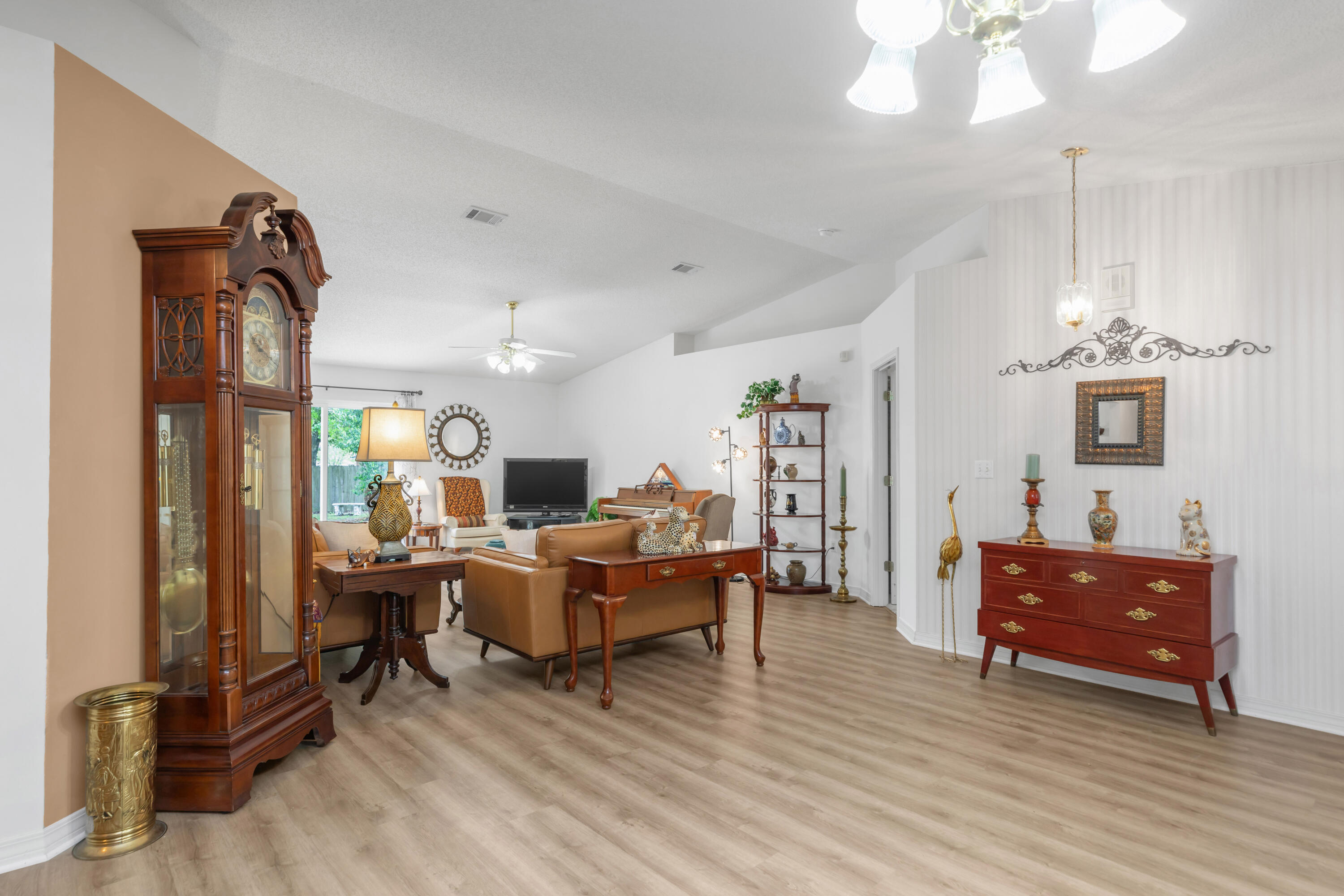 COUNTRYVIEW ESTATES 4TH ADDN - Residential