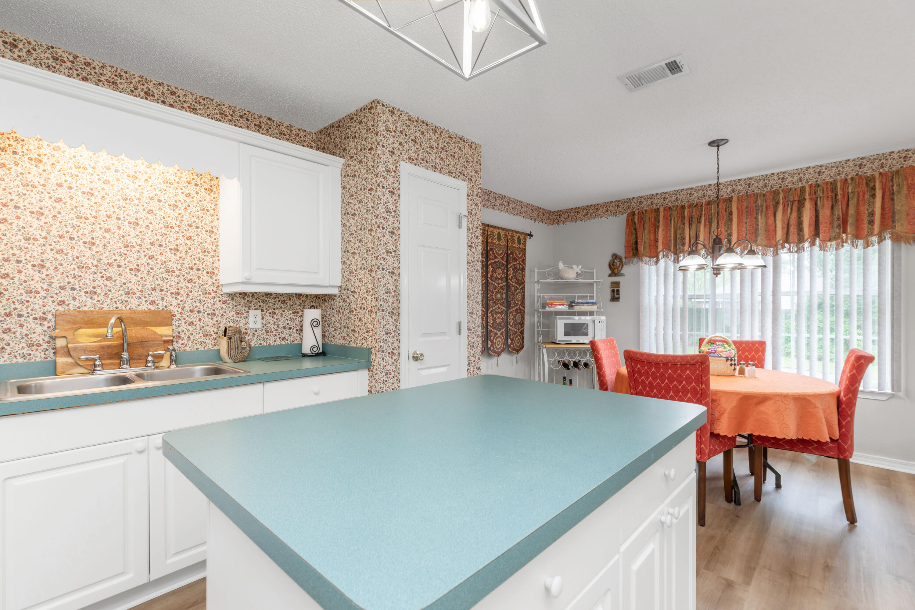 COUNTRYVIEW ESTATES 4TH ADDN - Residential