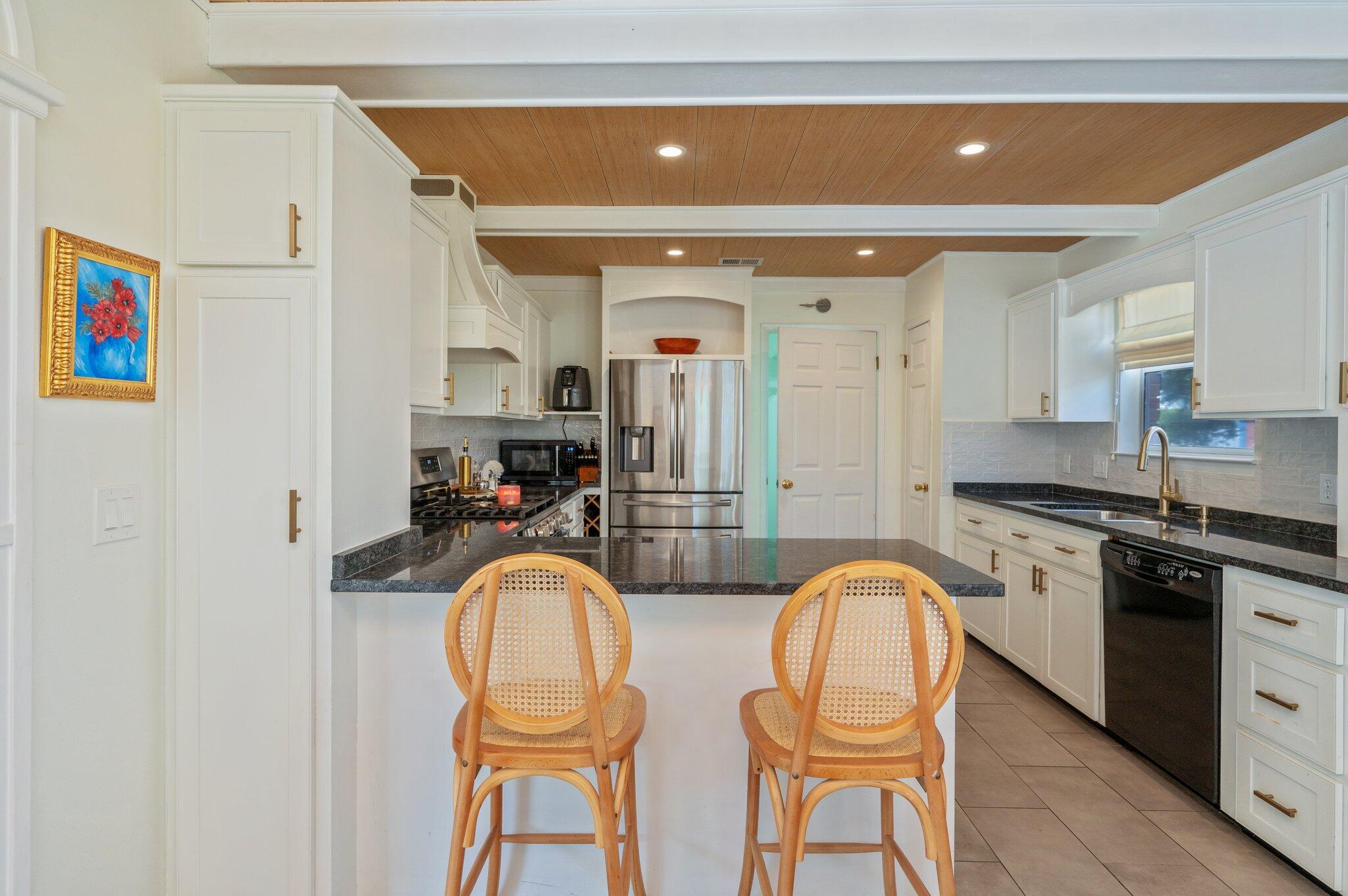 PARKWOOD LANE BLUEWATER BAY - Residential Lease