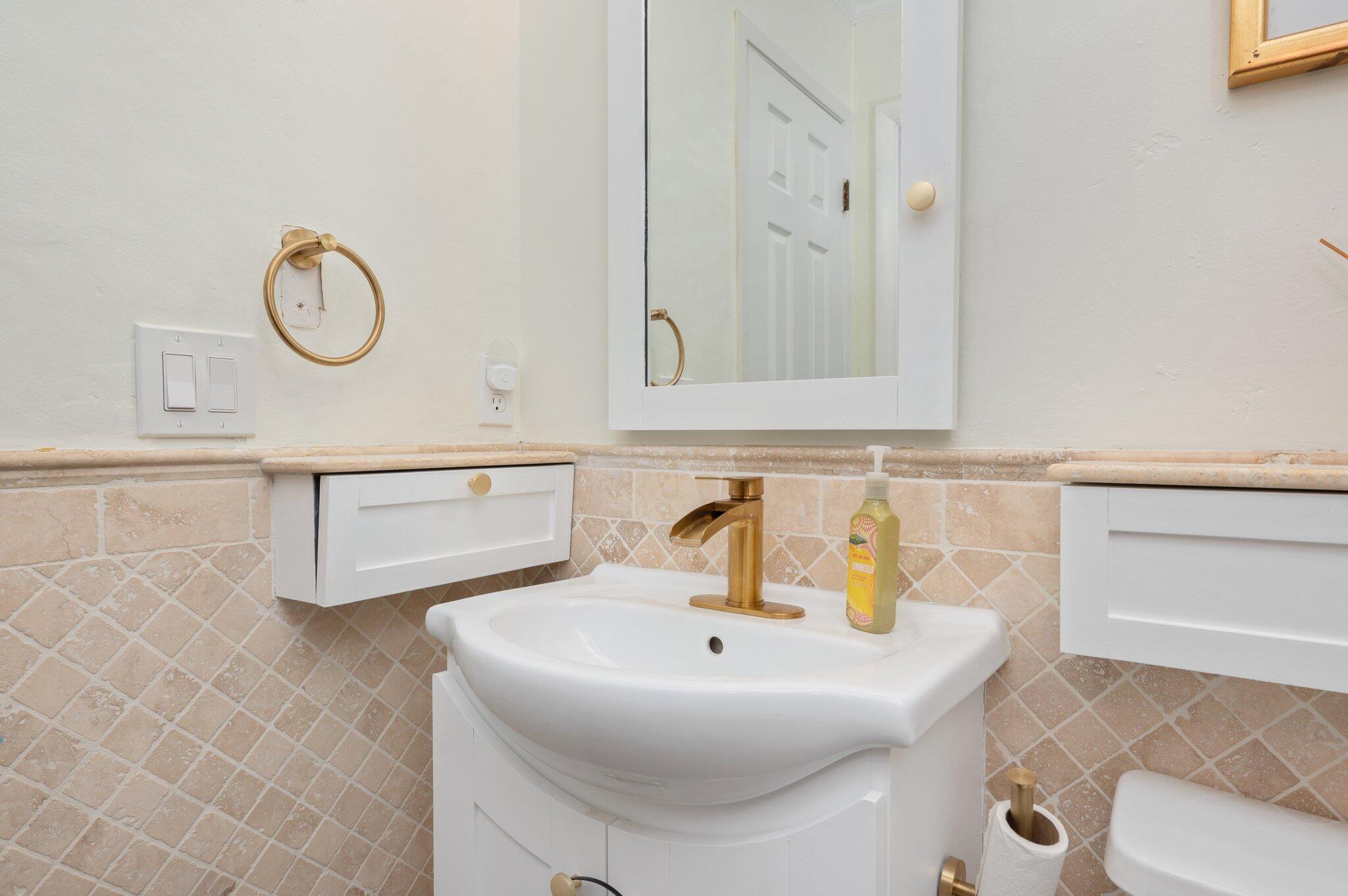 PARKWOOD LANE BLUEWATER BAY - Residential Lease