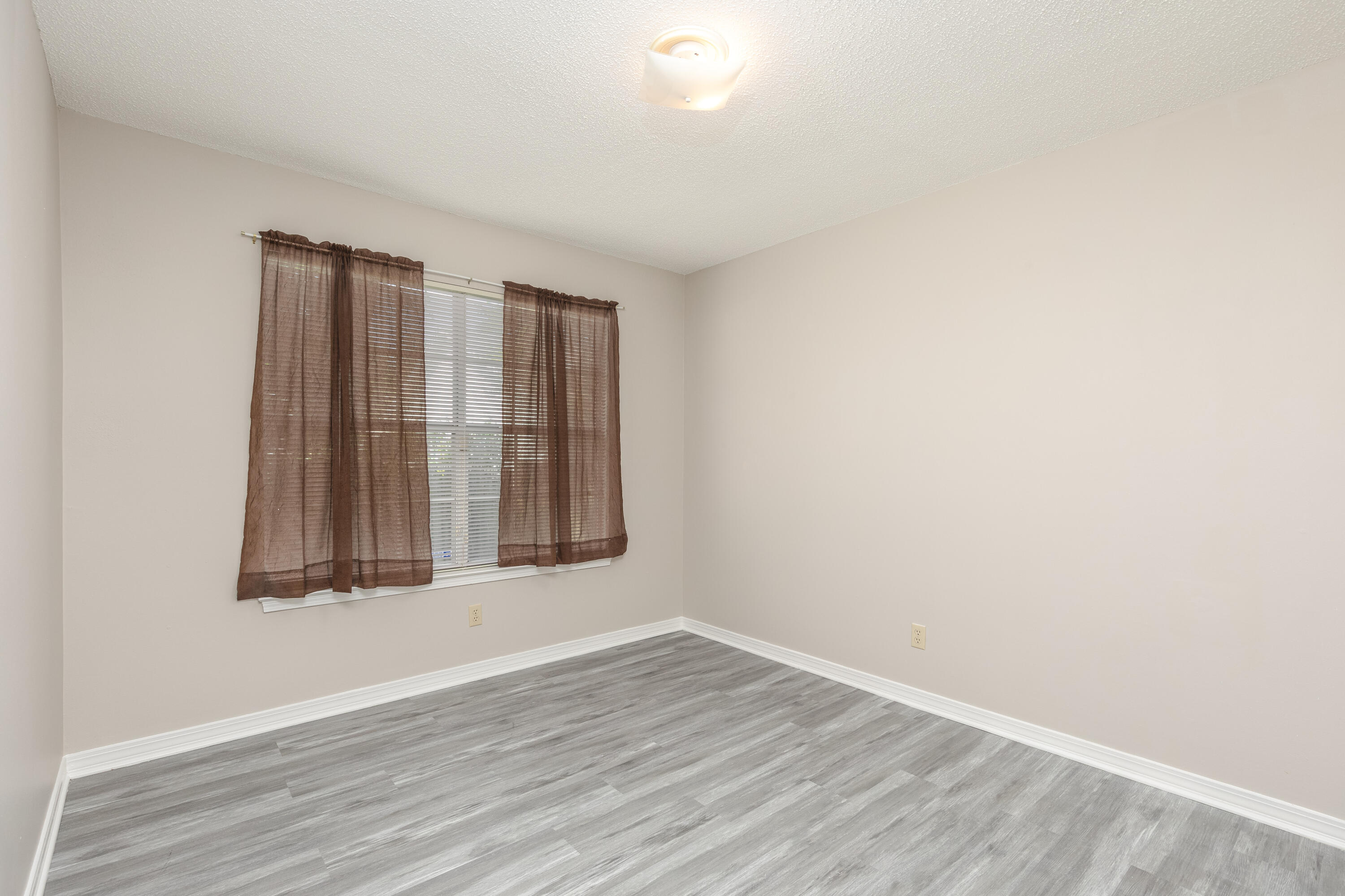 WOODLAND PARK ESTATES - Residential