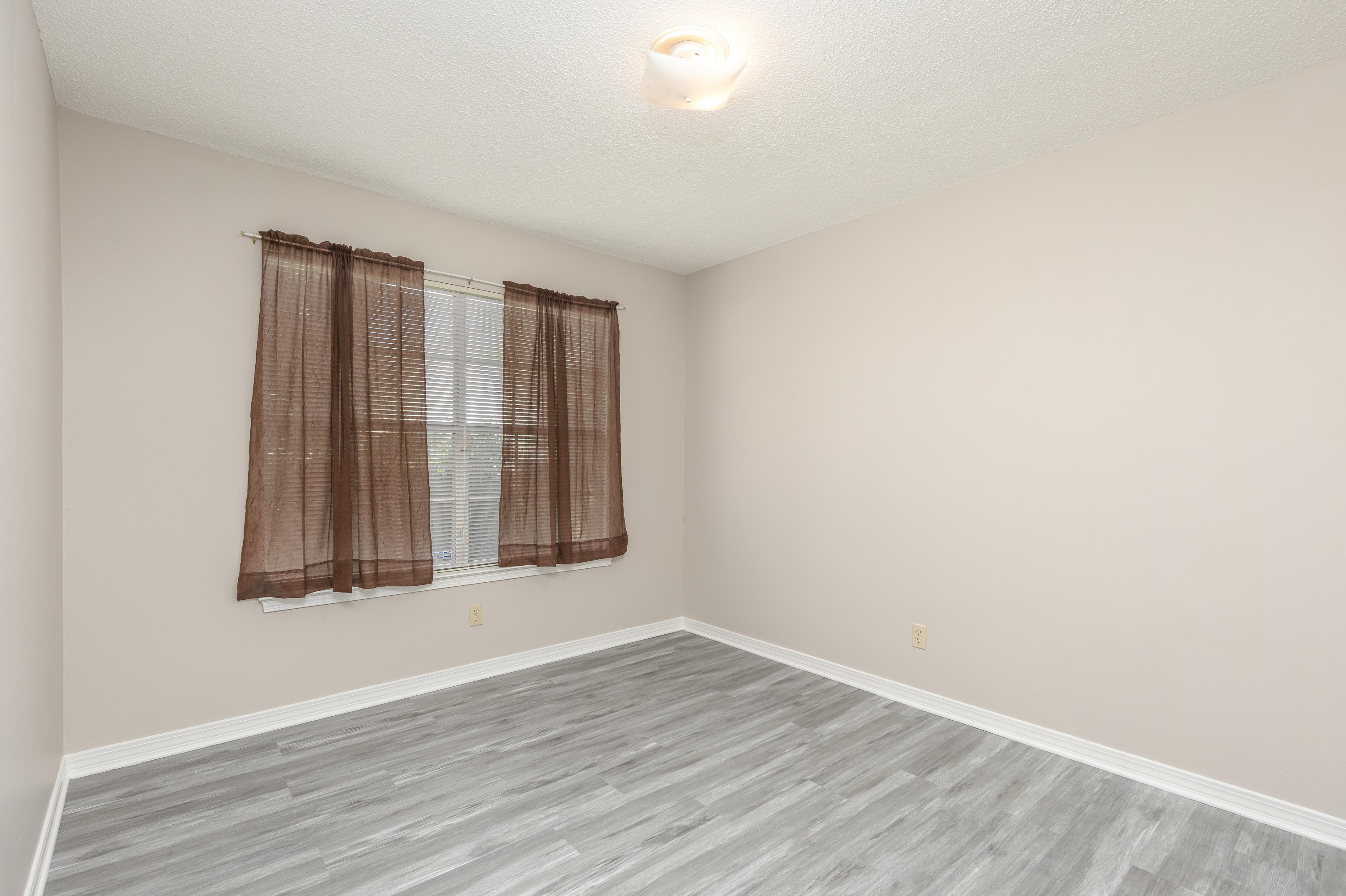 WOODLAND PARK ESTATES - Residential