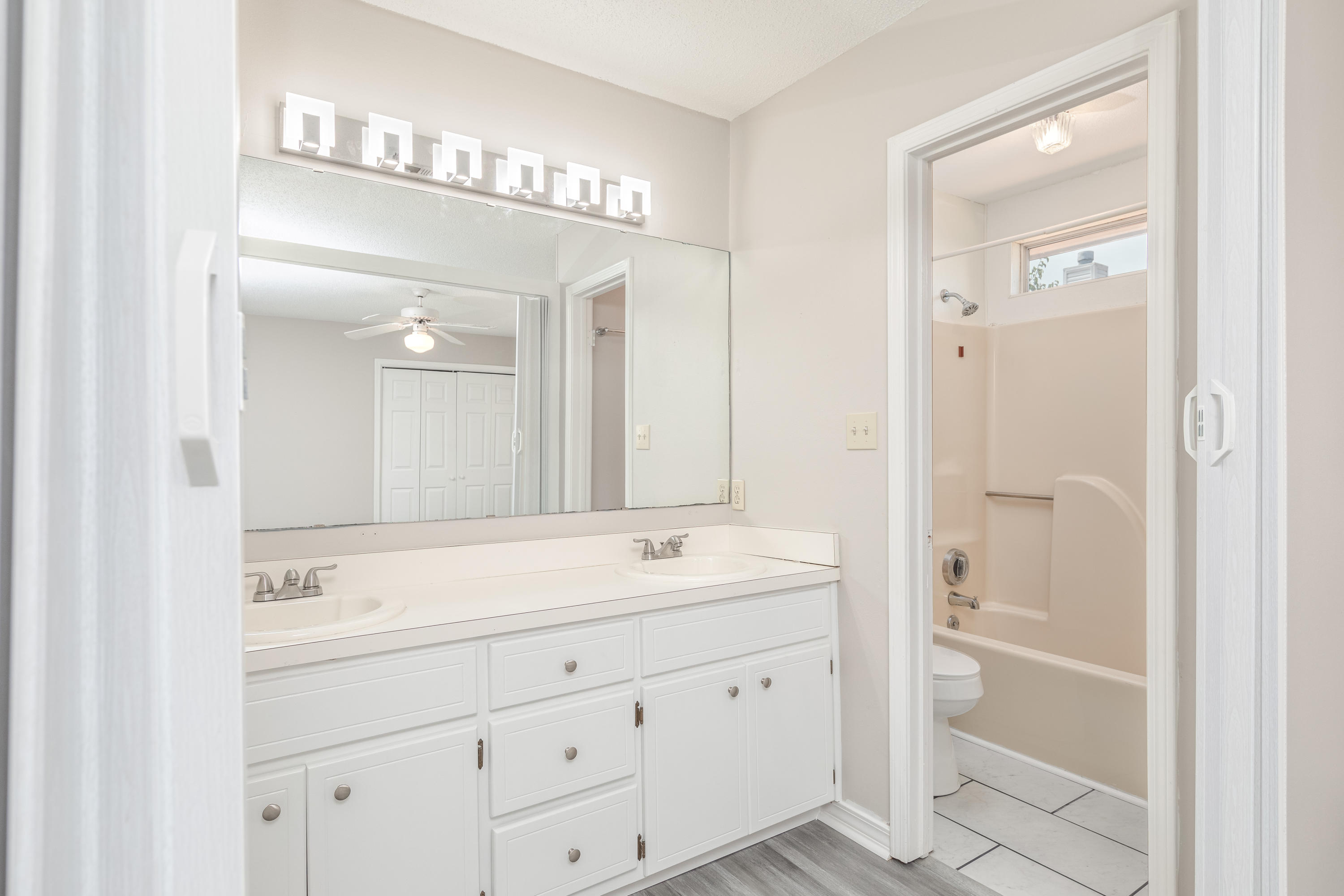 WOODLAND PARK ESTATES - Residential