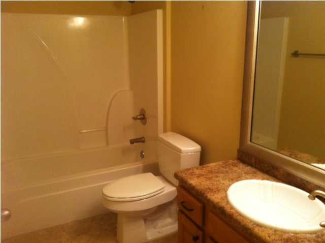 CREETWOOD VILLAGE - Residential Lease