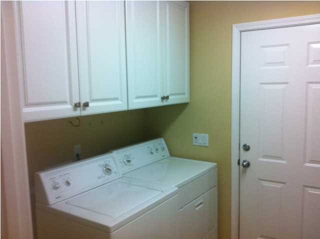 CREETWOOD VILLAGE - Residential Lease