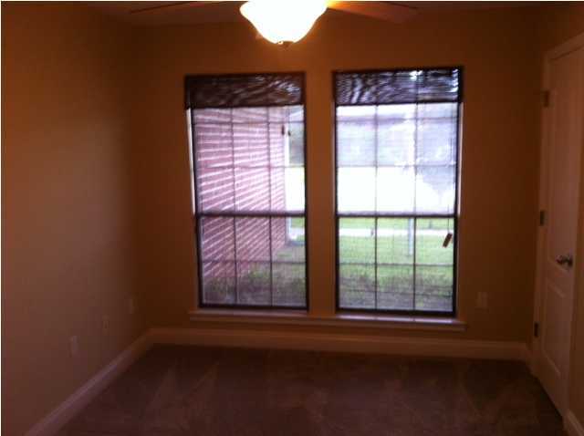 CREETWOOD VILLAGE - Residential Lease