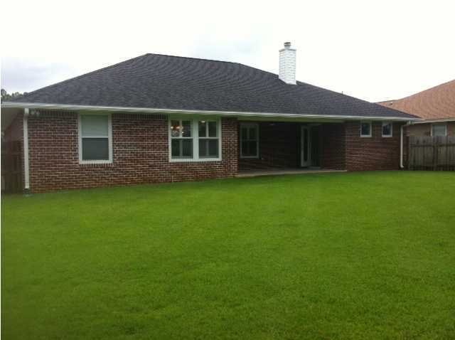 CREETWOOD VILLAGE - Residential Lease