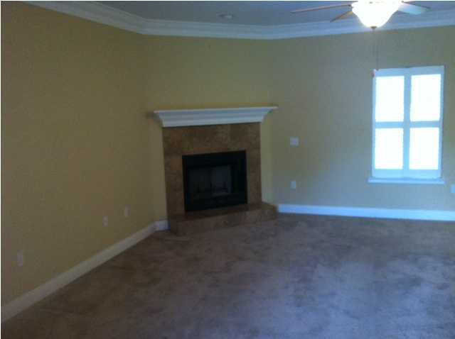 CREETWOOD VILLAGE - Residential Lease