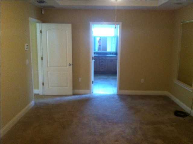 CREETWOOD VILLAGE - Residential Lease