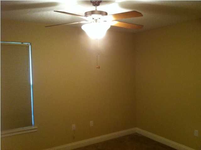 CREETWOOD VILLAGE - Residential Lease