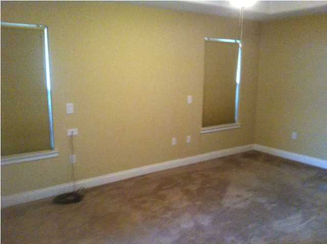 CREETWOOD VILLAGE - Residential Lease