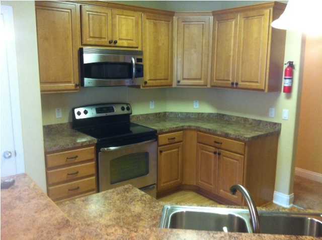 CREETWOOD VILLAGE - Residential Lease