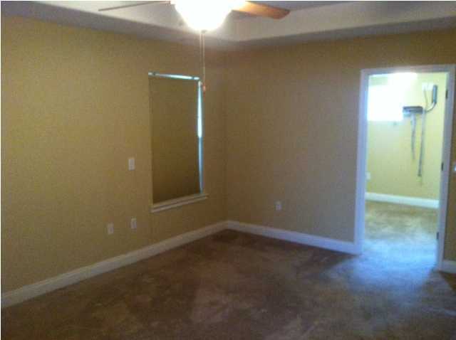 CREETWOOD VILLAGE - Residential Lease