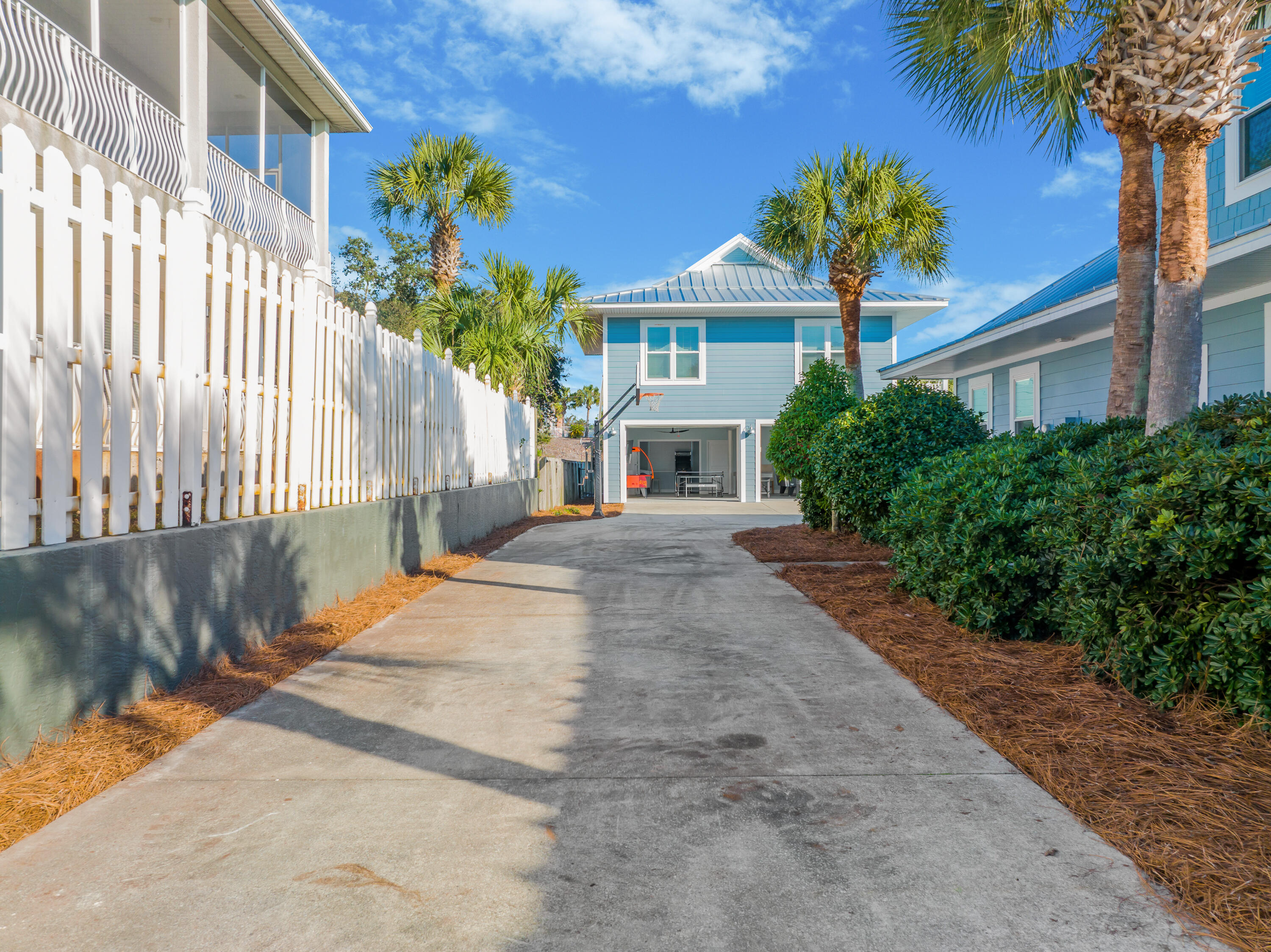 SNOW DRIFT BEACH - Residential