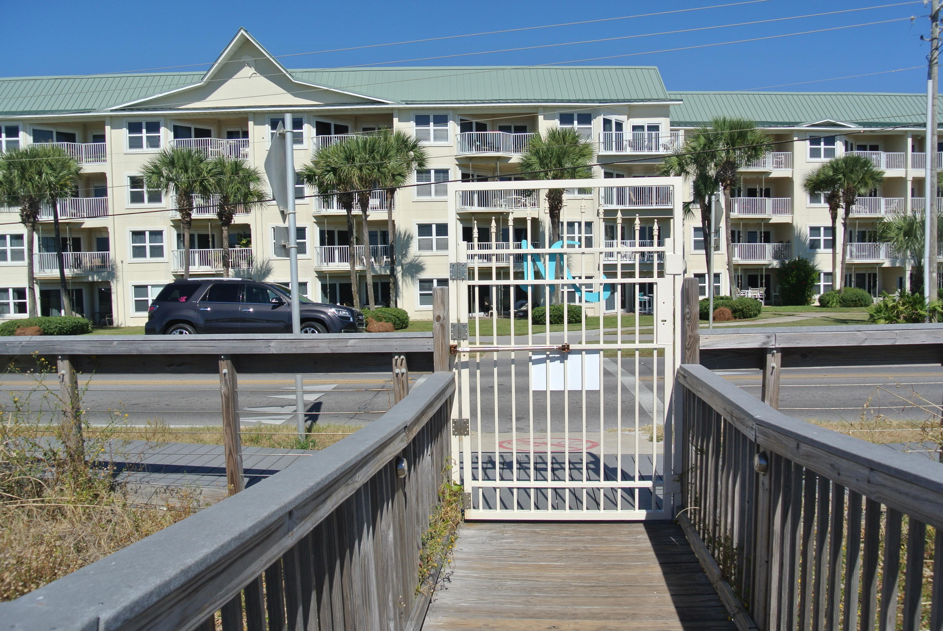 MARAVILLA CONDO 1 - Residential