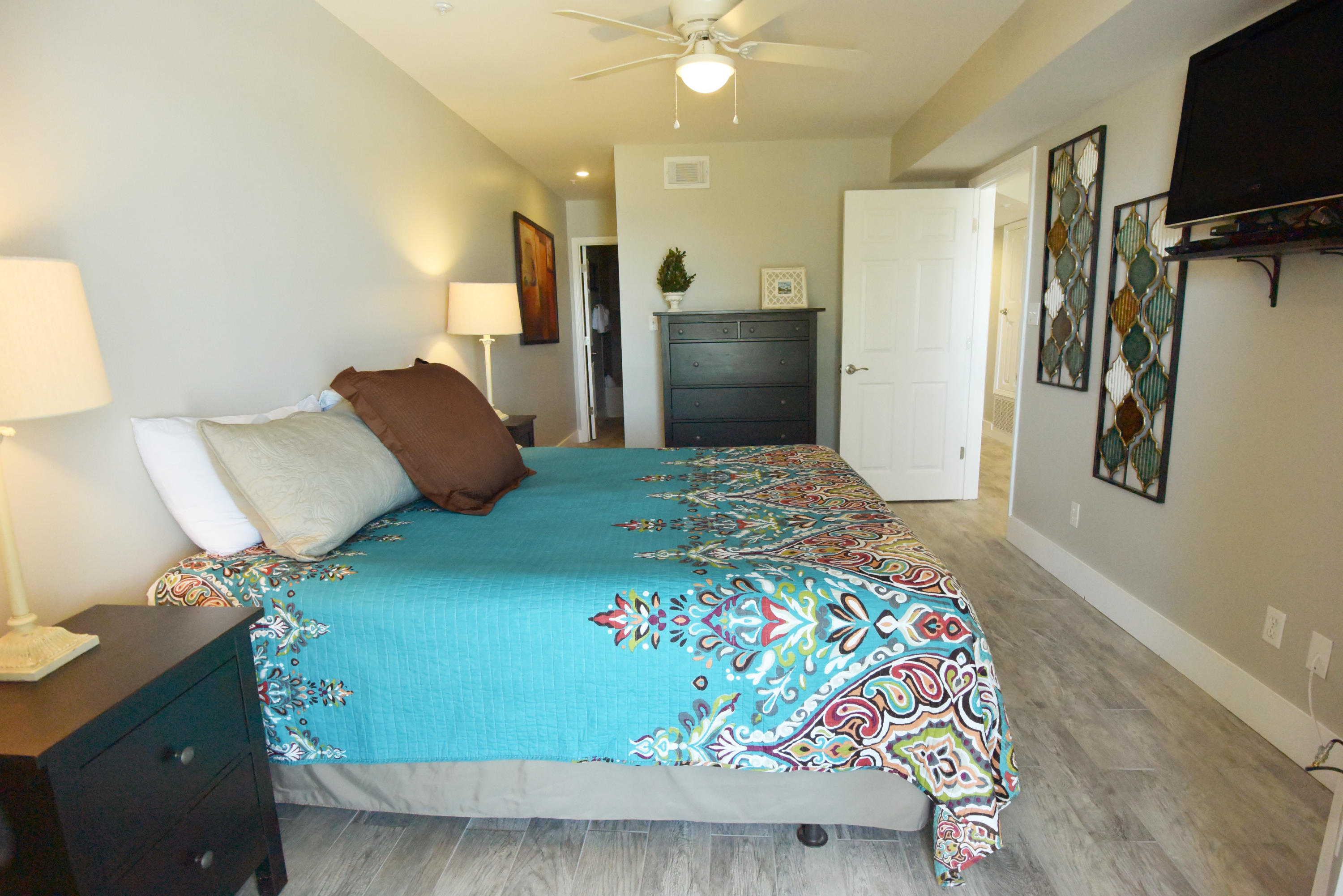 MARAVILLA CONDO 1 - Residential