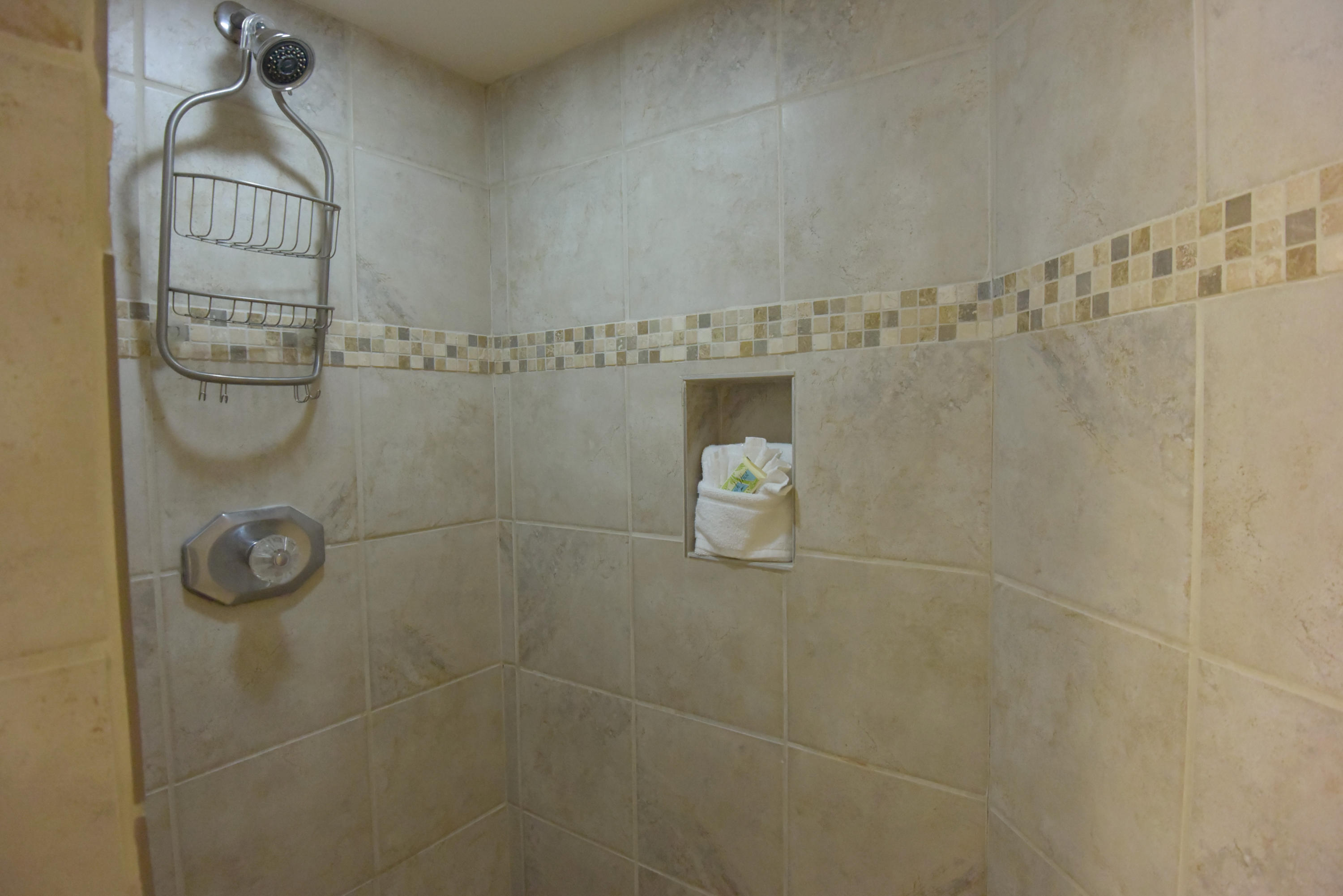 MARAVILLA CONDO 1 - Residential