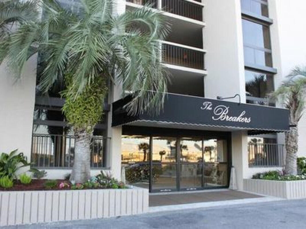 BREAKERS OF FWB PH 1 - Residential