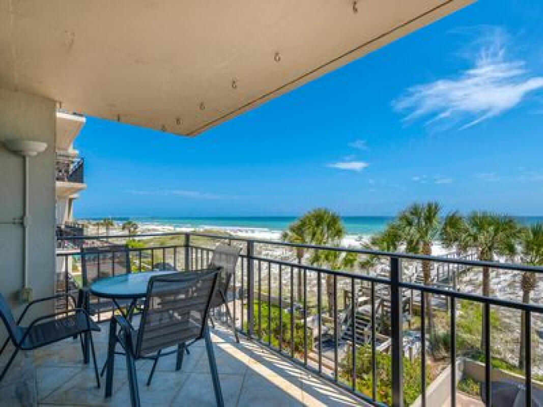 BREAKERS OF FWB PH 1 - Residential