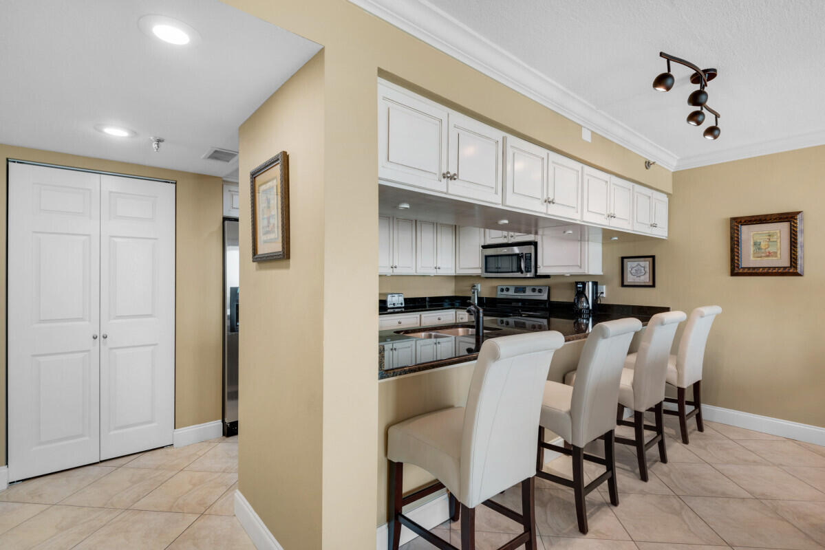 BREAKERS OF FWB PH 1 - Residential