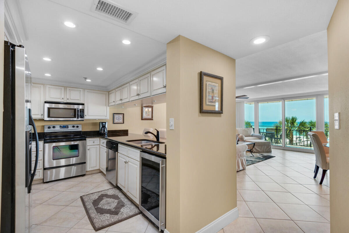 BREAKERS OF FWB PH 1 - Residential