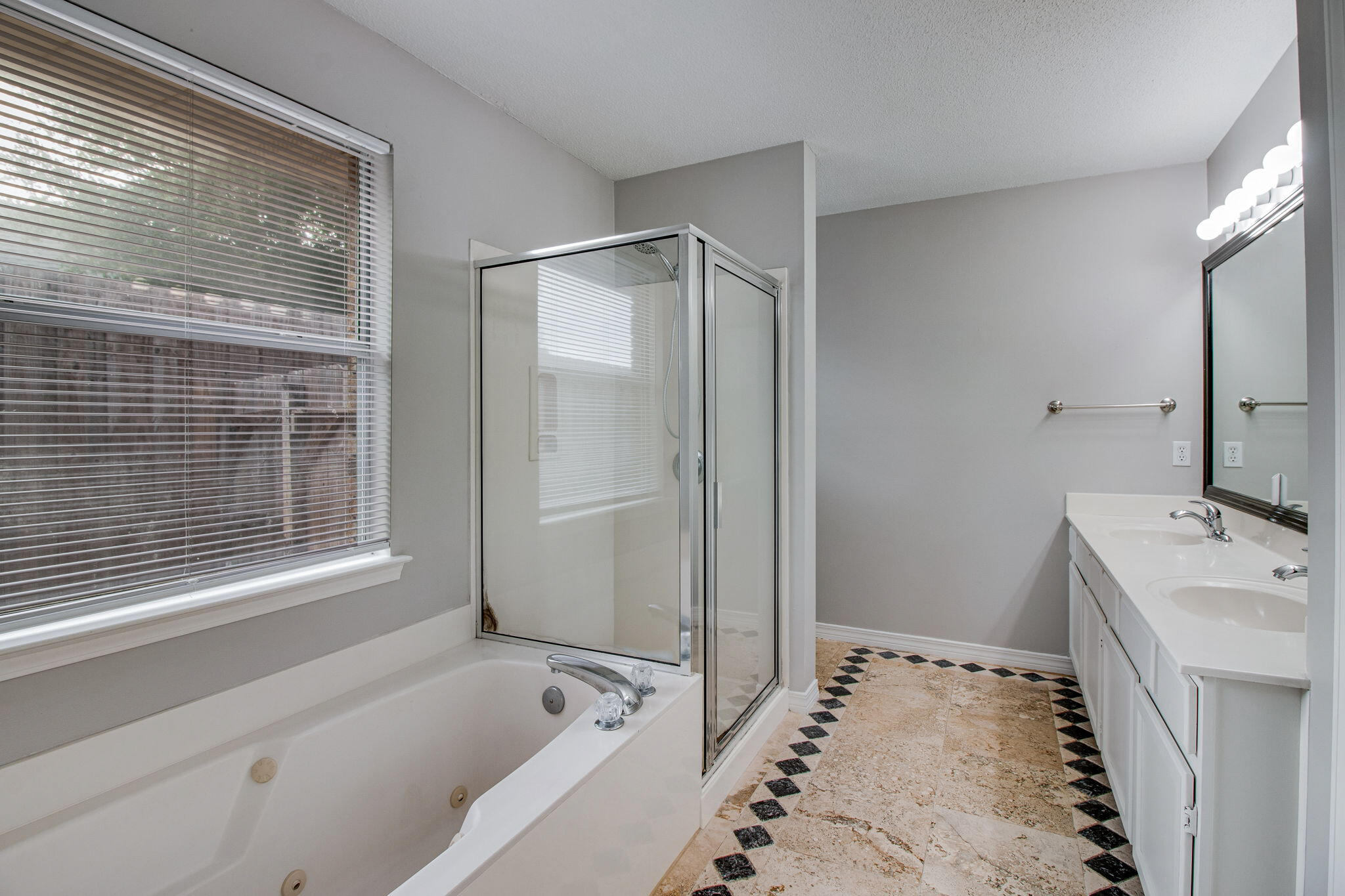 RIDGE WOOD MANOR - Residential Lease