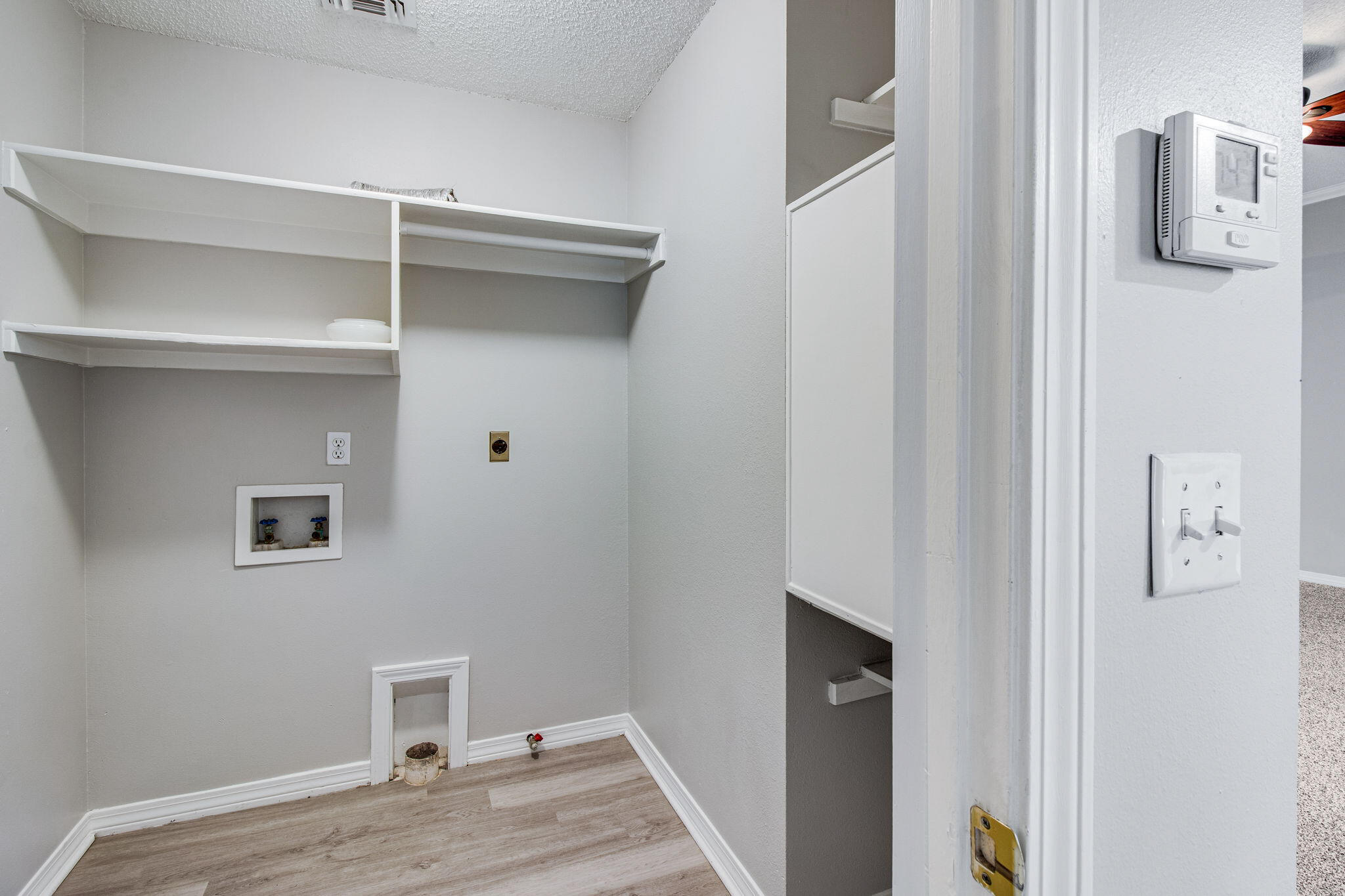 RIDGE WOOD MANOR - Residential Lease