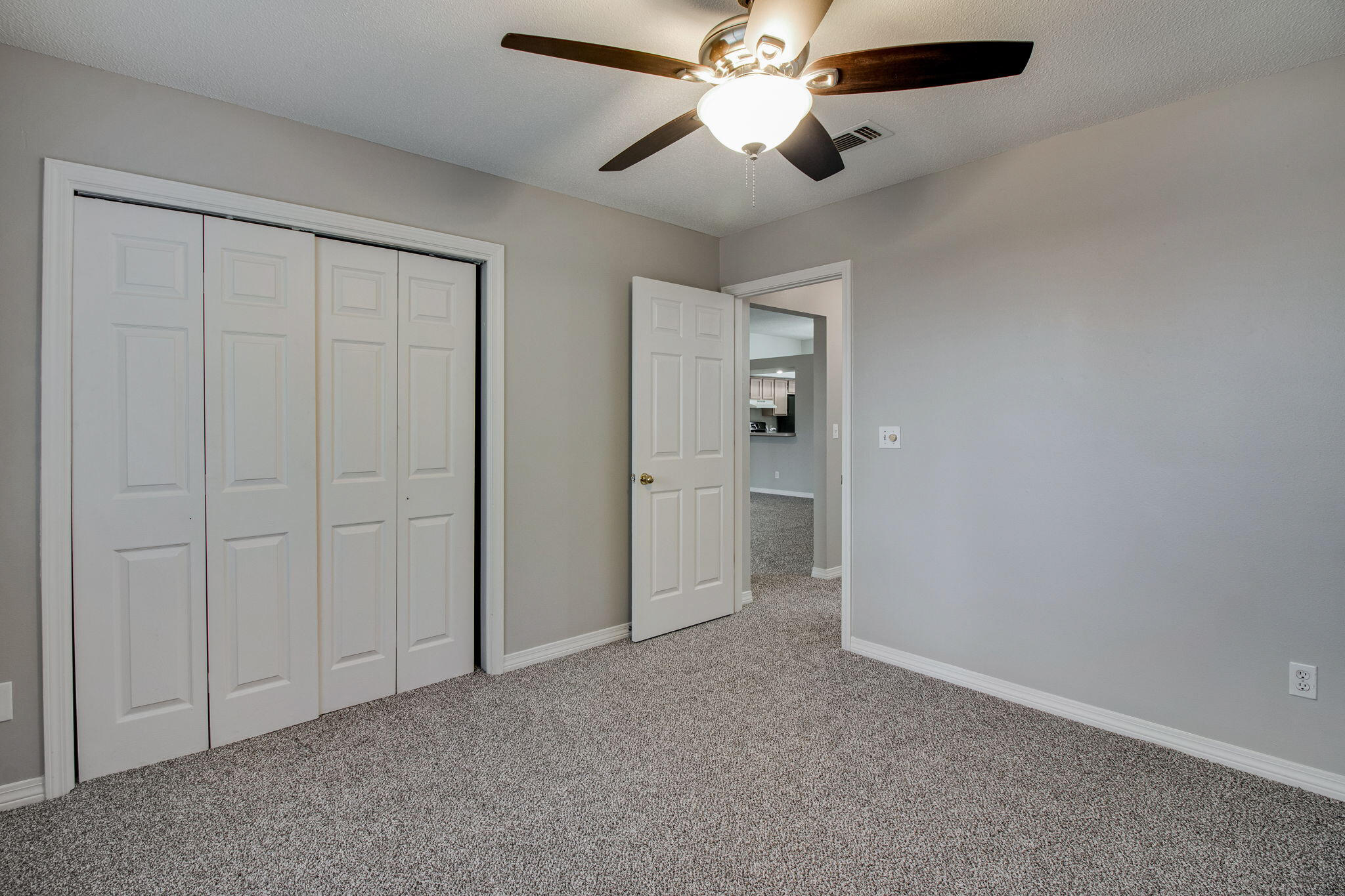RIDGE WOOD MANOR - Residential Lease