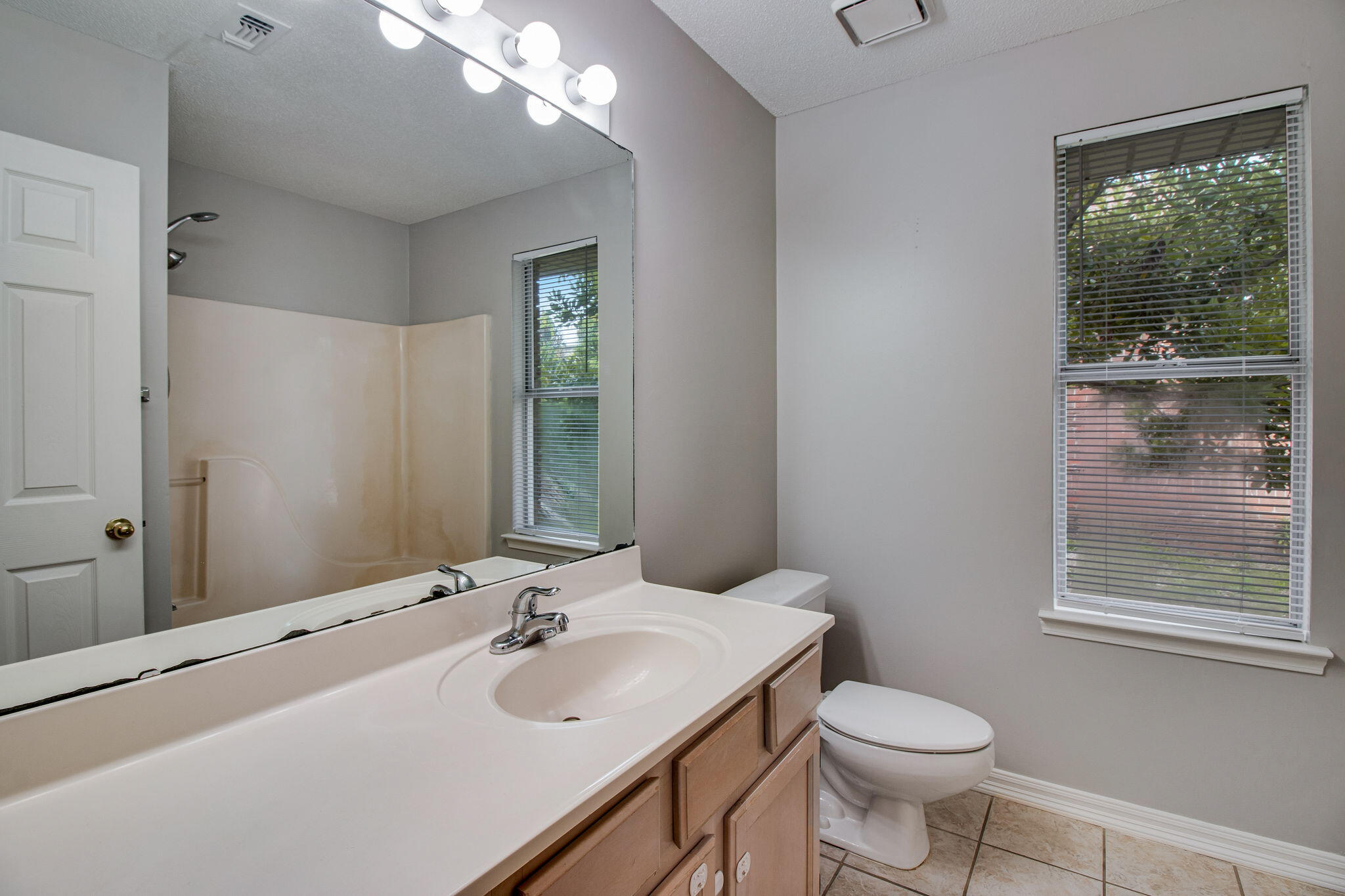 RIDGE WOOD MANOR - Residential Lease