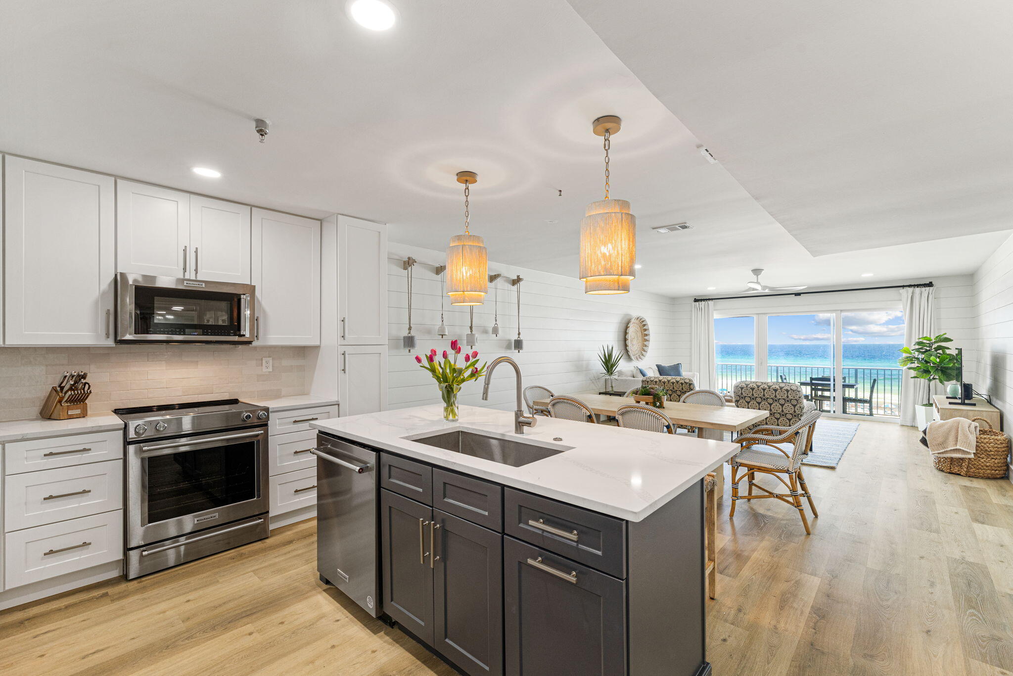 COMMODORE'S RETREAT LIMITED CONDO - Residential