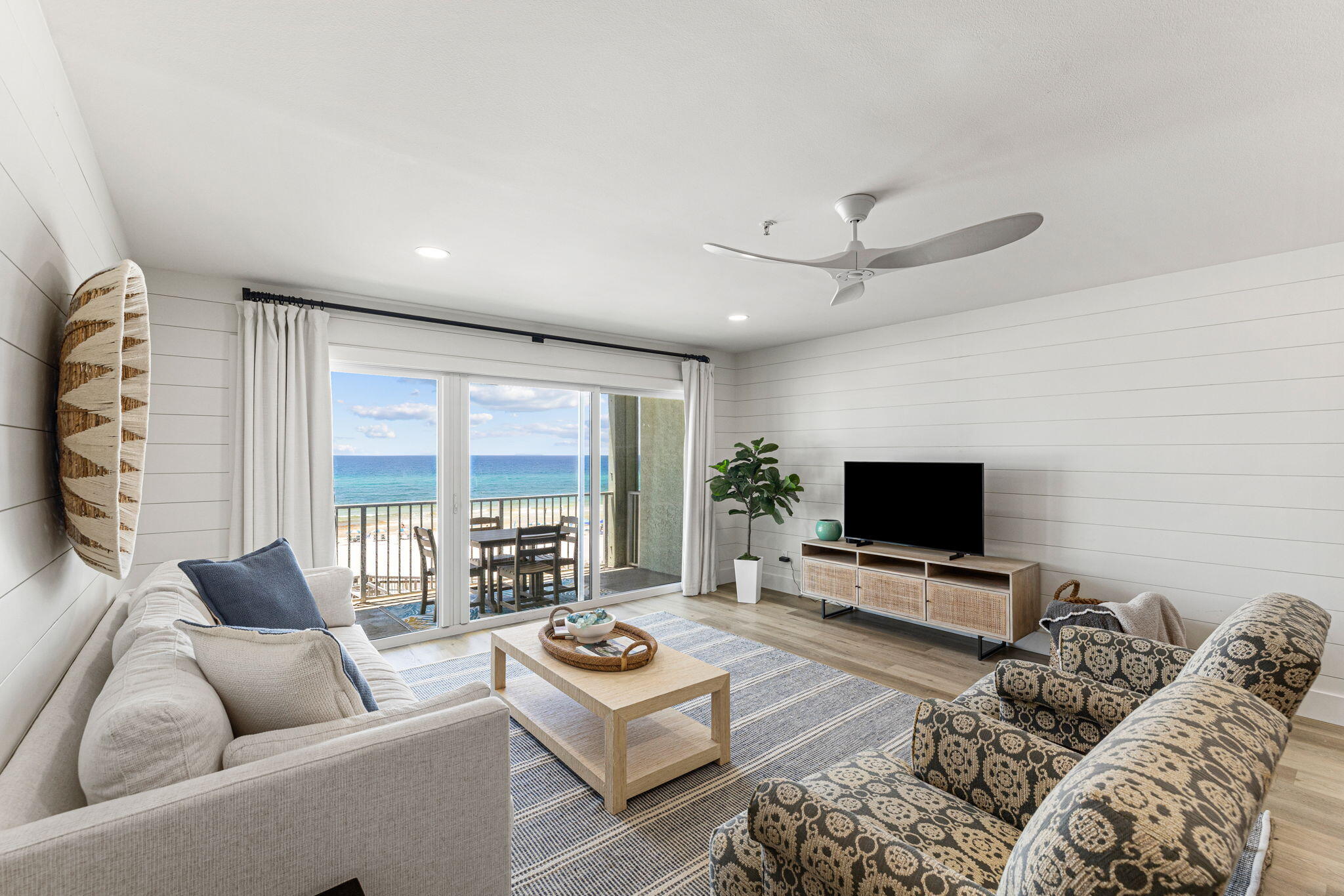 COMMODORE'S RETREAT LIMITED CONDO - Residential