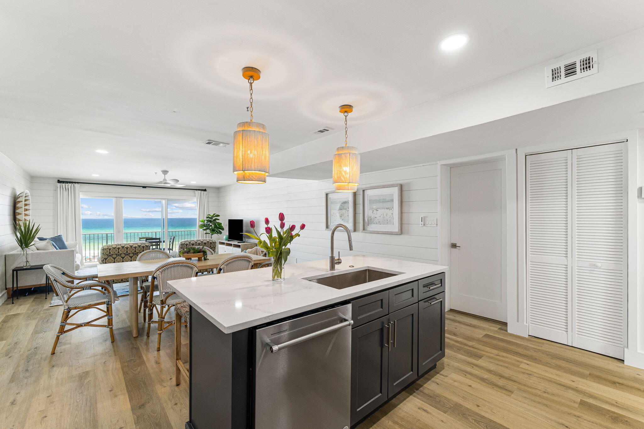 COMMODORE'S RETREAT LIMITED CONDO - Residential