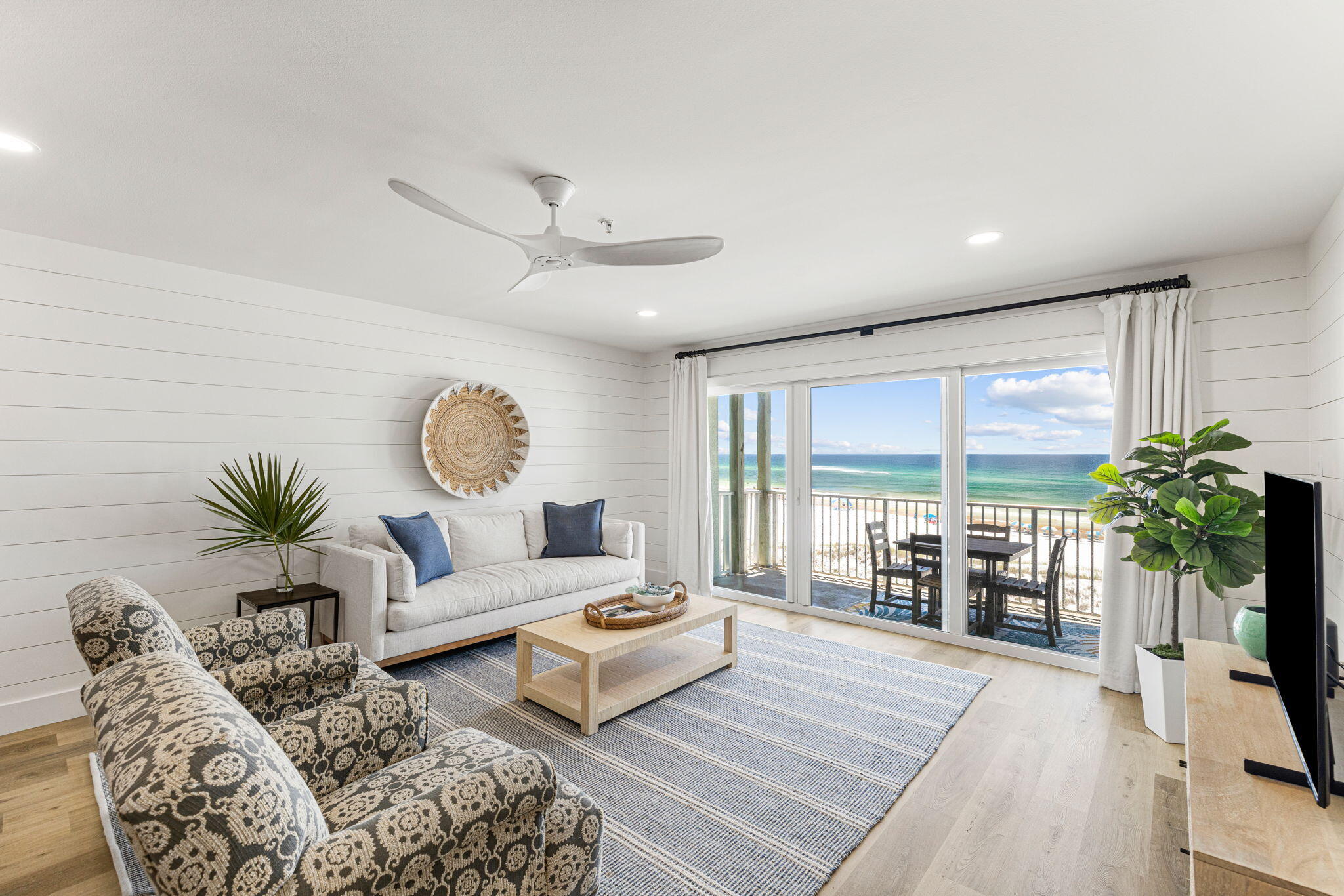 COMMODORE'S RETREAT LIMITED CONDO - Residential