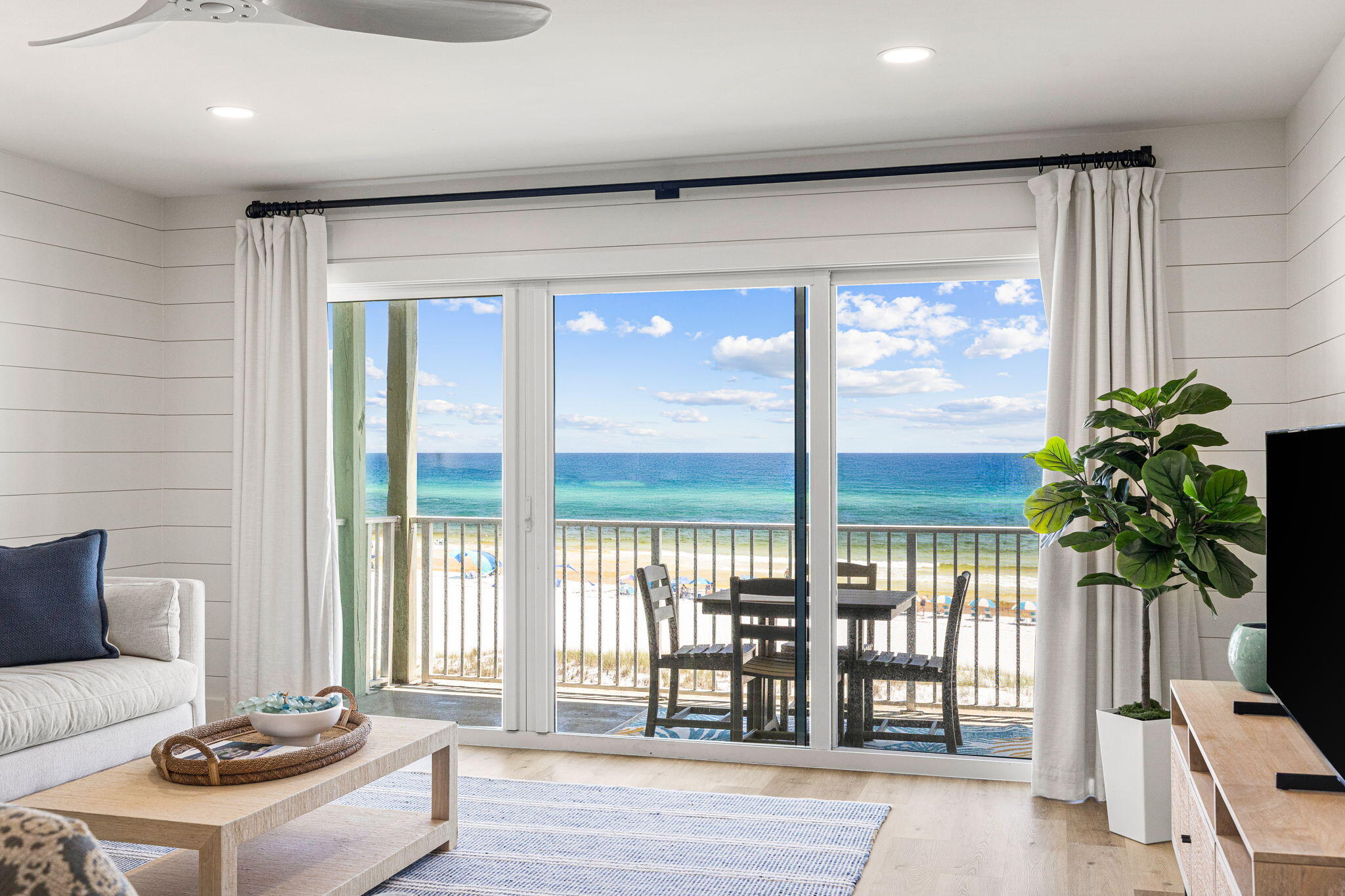 COMMODORE'S RETREAT LIMITED CONDO - Residential