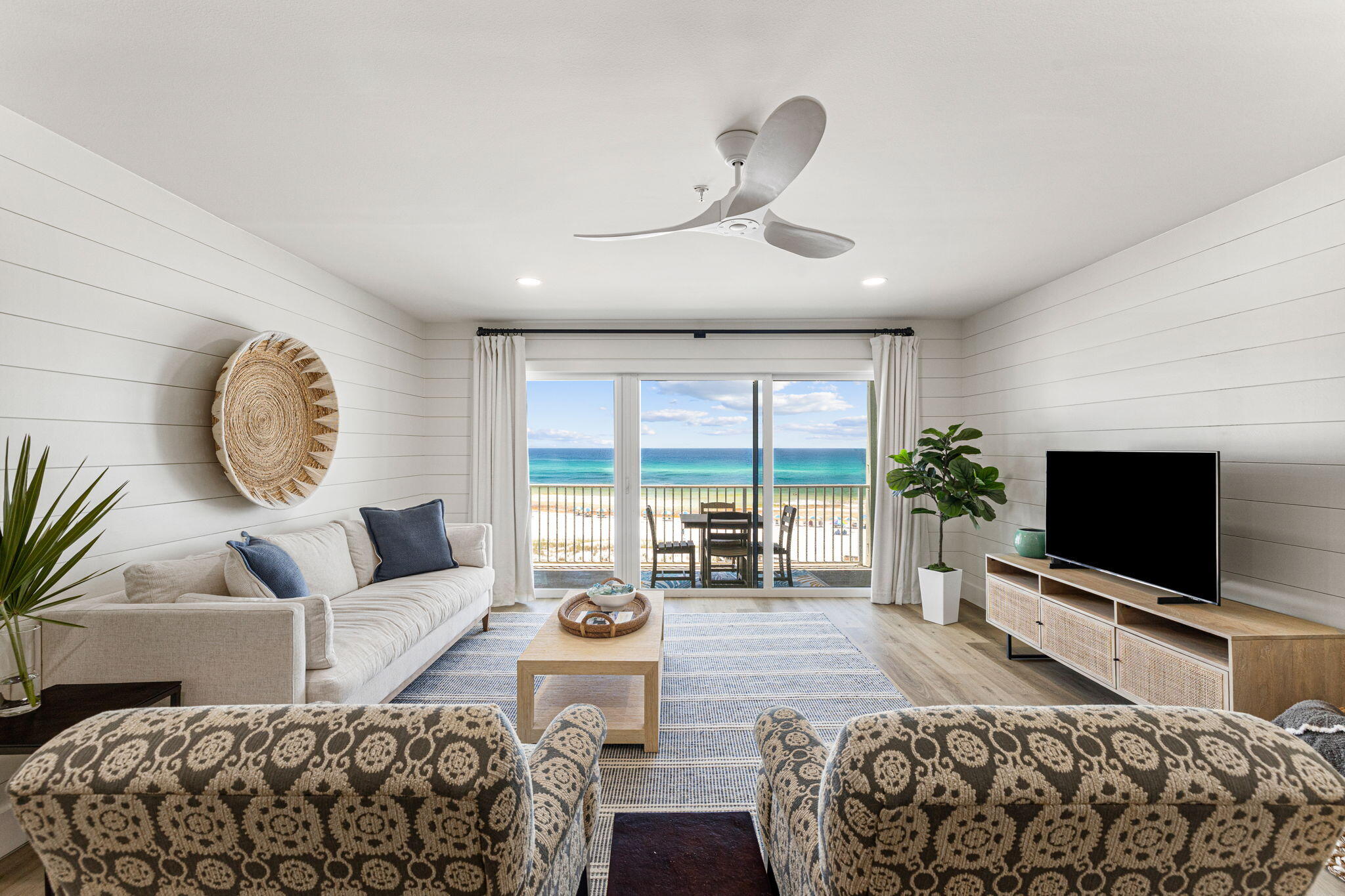 COMMODORE'S RETREAT LIMITED CONDO - Residential