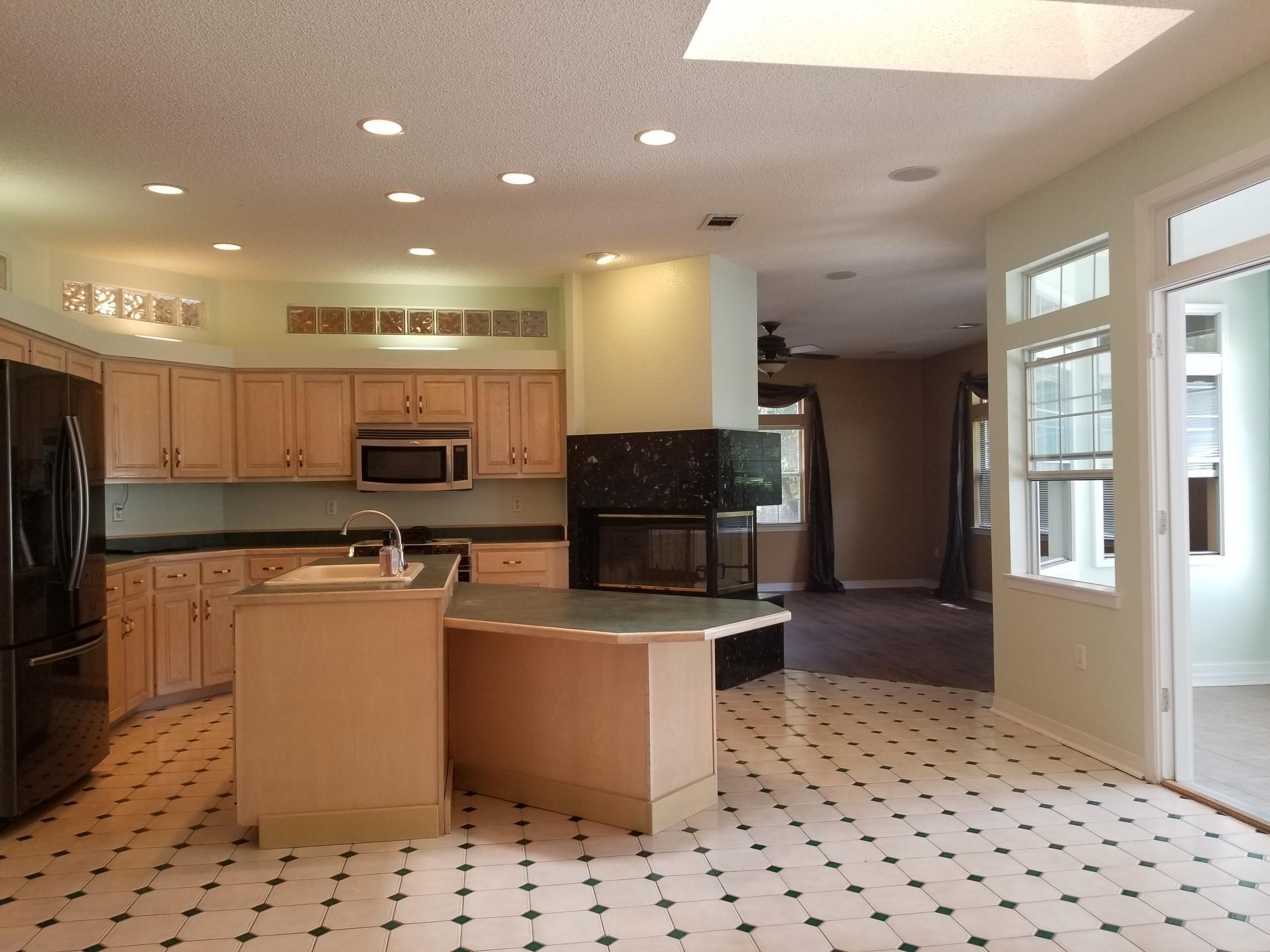 ROCKY BAYOU COUNTRY CLUB ESTATES 3 - Residential