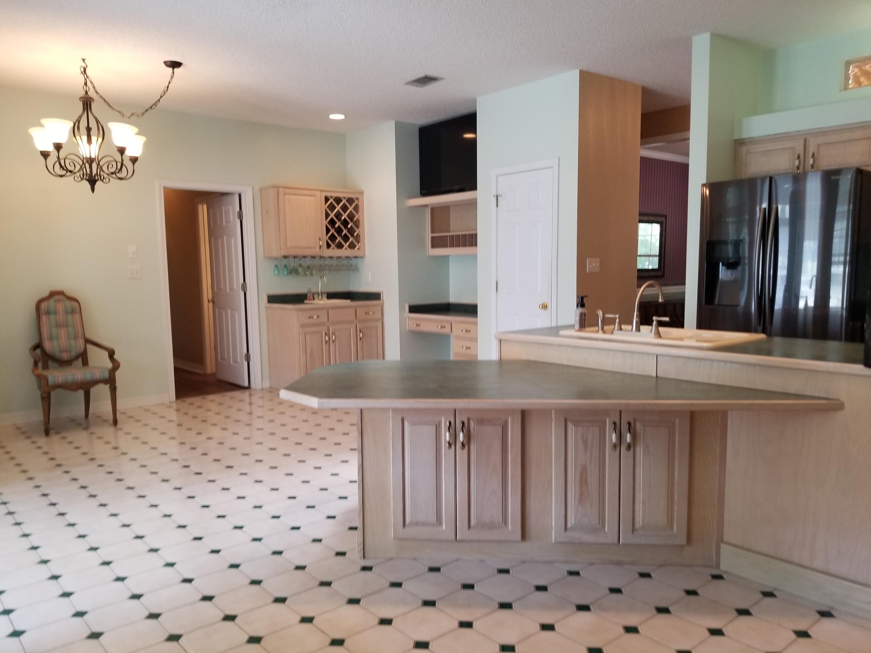 ROCKY BAYOU COUNTRY CLUB ESTATES 3 - Residential