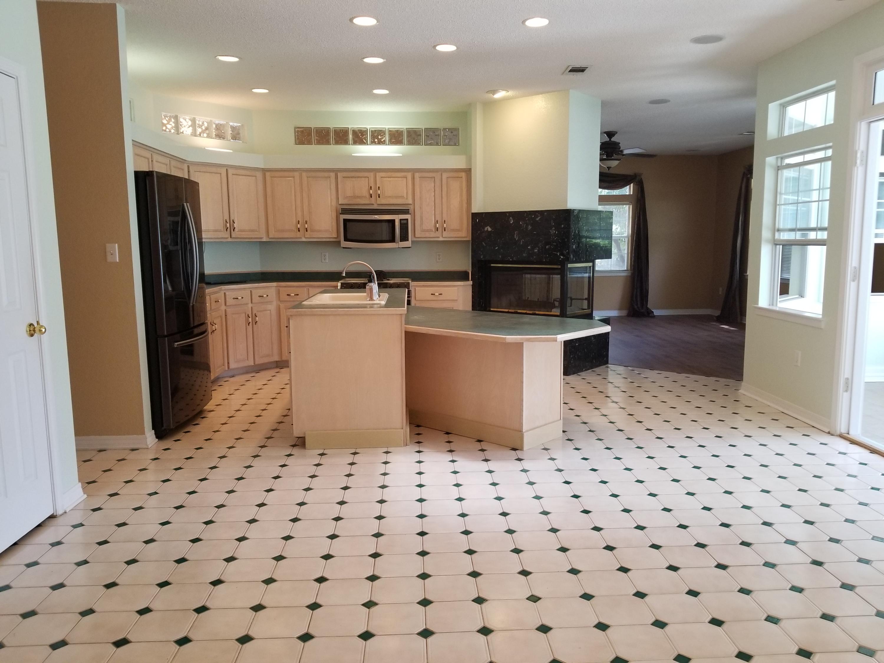 ROCKY BAYOU COUNTRY CLUB ESTATES 3 - Residential